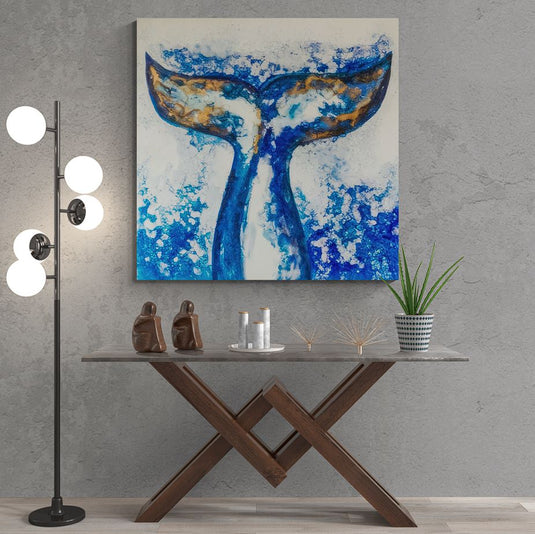 Pintura abstracta en azul y dorado con textura inspirada en el mar