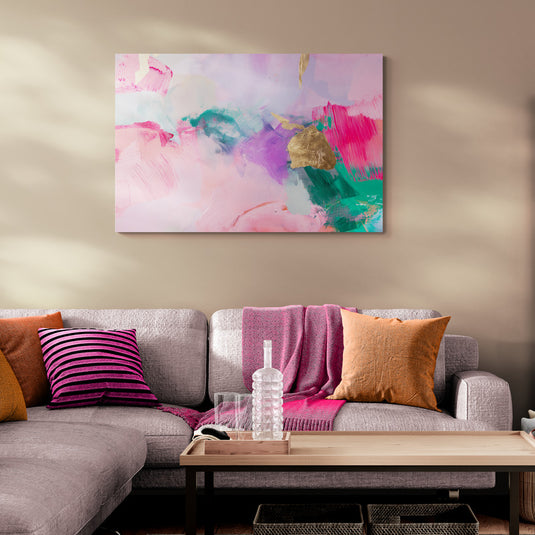 Cuadro abstracto con tonos rosa, verde y dorado, pinceladas vibrantes y modernas.