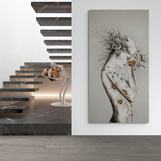 Cuadro decorativo Broken Woman – arte moderno con figura femenina en tonos metálicos y dorados estilo kintsugi, ideal para decoración minimalista y contemporánea