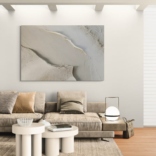 Cuadro abstracto decorativo con texturas orgánicas en tonos neutros que evocan paisaje geológico o dunas
