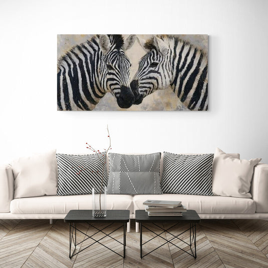 Cuadro decorativo de dos cebras frente a frente estilo moderno elegante y natural con diseño artístico en blanco y negro