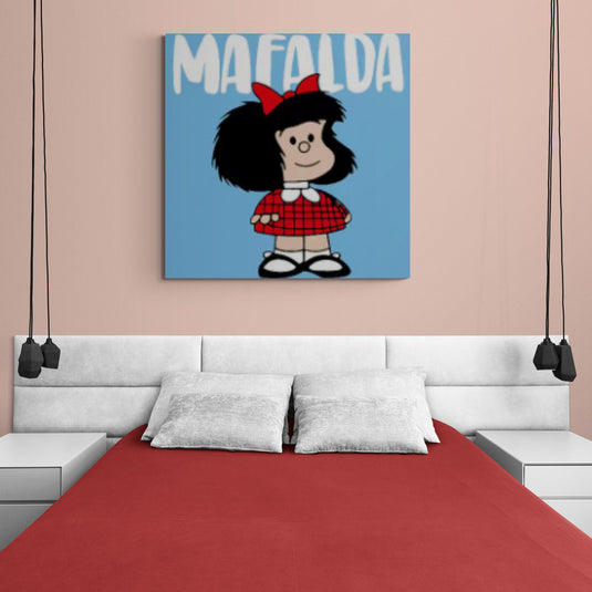 Cuadro decorativo de Mafalda con vestido rojo a cuadros sobre fondo azul