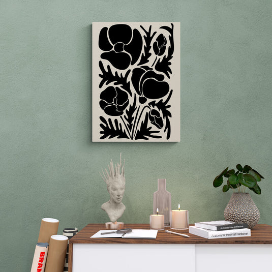 Cuadro decorativo con fondo beige y flores negras detalladas con ramitas