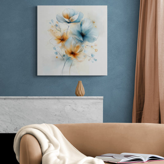 Cuadro de acuarela con flores estilizadas en tonos azules y amarillos, evocando tranquilidad en un salón elegante con pared azul.