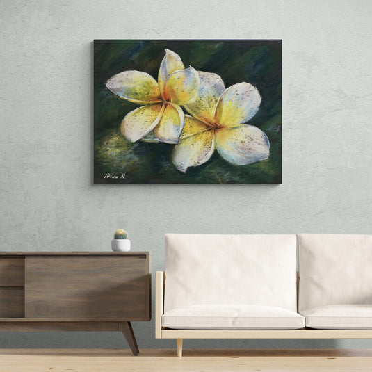 Flores vicarias blancas con centros amarillos en un fondo verde pasto - Una representación vibrante y natural.