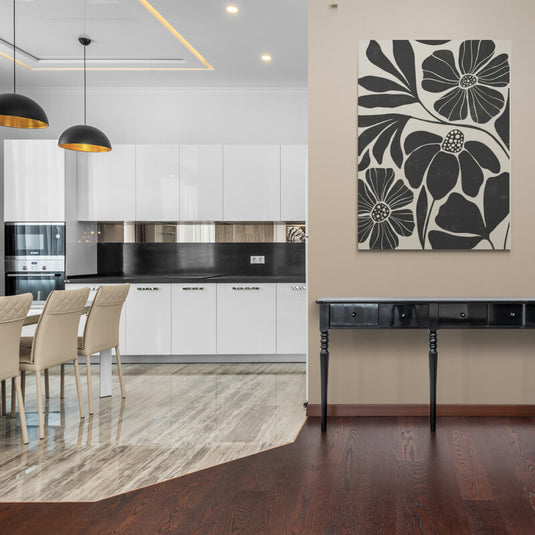 Gráfico de flores estilizadas en blanco y negro