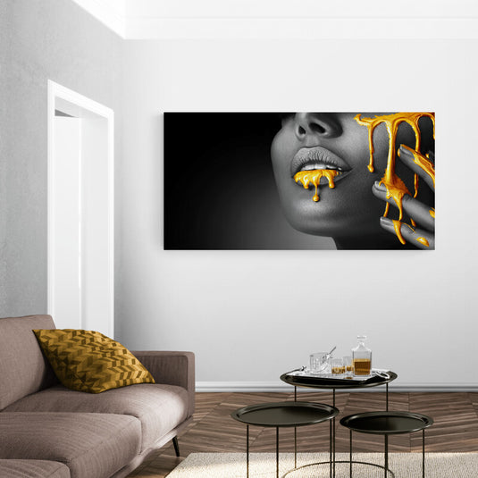 Esencia de Ocre: Contraste Visceral en Monocromo