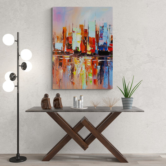Pintura abstracta de ciudad con reflejos en colores vibrantes