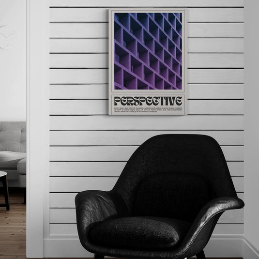Cuadro "Perspective" con fotografía arquitectónica en tonos púrpura y tipografía moderna.