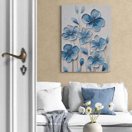 Cuadro de diseño floral moderno con flores azules en relieve.