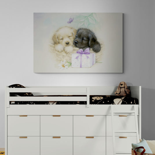 Ilustración de dos cachorros dormidos en una cesta con un regalo y detalles en tonos pastel.