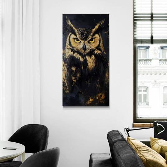 Cuadro decorativo de búho dorado – Retrato artístico con fondo oscuro y detalles brillantes, ideal para estudios modernos o espacios intelectuales.