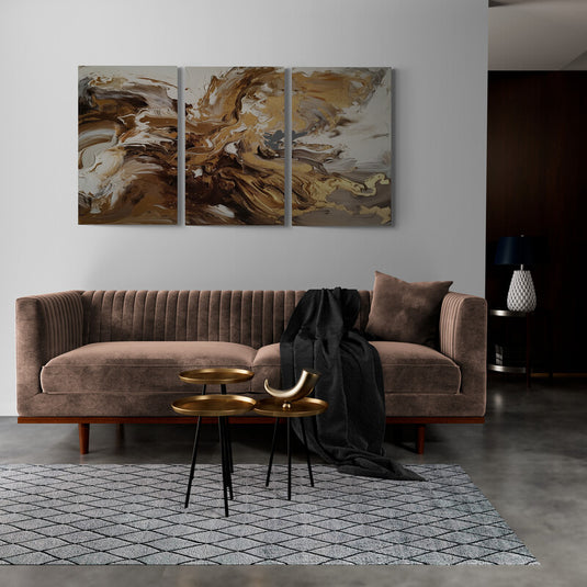 Tríptico abstracto en tonos dorados, bronce y tierra con efecto de movimiento fluido – arte moderno para decoración elegante y sofisticada