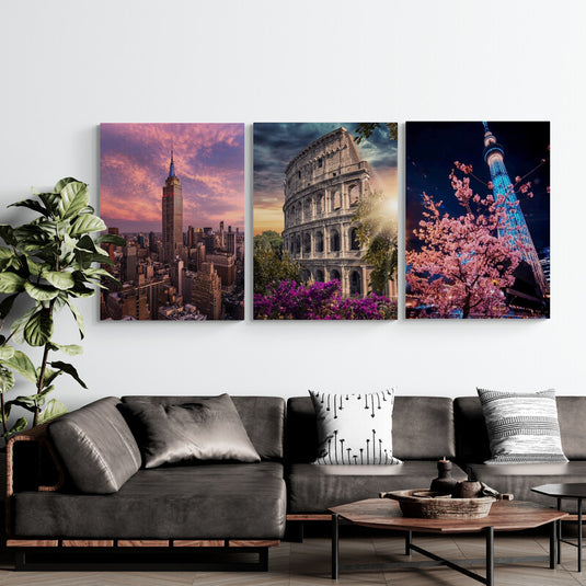 Tríptico decorativo con ilustraciones abstractas de árboles en tonos azul, coral y beige sobre fondo claro, ideal para salas modernas y espacios escandinavos.