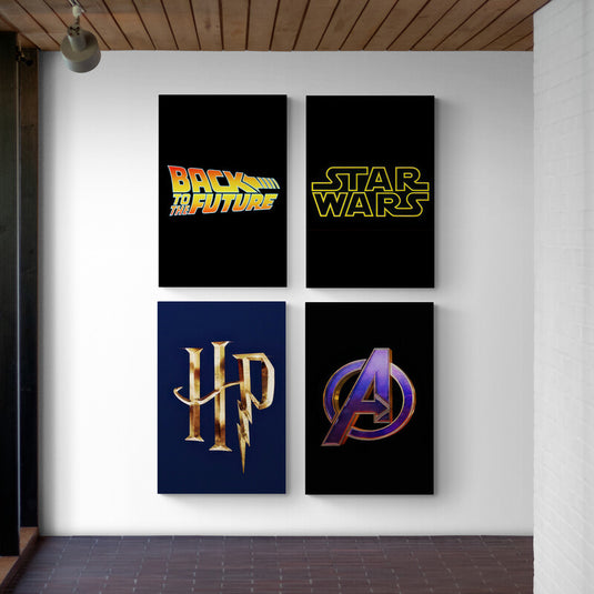 Cuadro decorativo con logos icónicos de películas populares: Back to the Future, Star Wars, Harry Potter y Avengers, ideal para decoración geek o temática de cine.