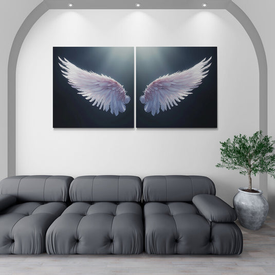 Cuadro decorativo de alas angelicales rosadas con fondo oscuro y luz cenital