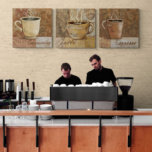 Cuadro decorativo de tres tazas de café estilo rústico con nombres Cappuccino, Latte y Espresso en tonos cálidos y fondo vintage