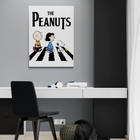 Fondo blanco, calle con lineas negras, caminando los the peantus