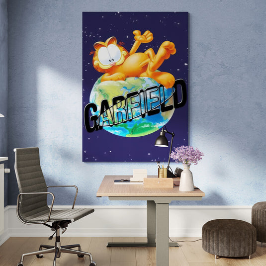 Garfield recostado sobre el planeta Tierra en el espacio.