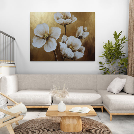 Pintura de anémonas blancas sobre fondo dorado