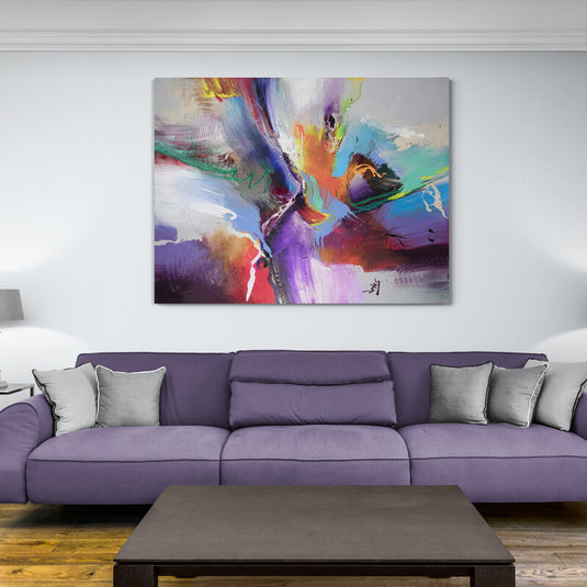 Pintura abstracta con colores vibrantes como púrpura, rojo y verde, y pinceladas fluidas.