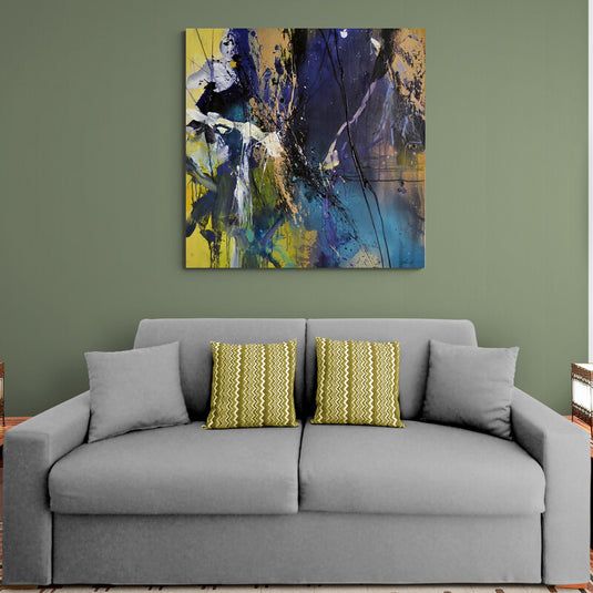 Cuadro abstracto moderno con gestos de azul, negro, amarillo y dorado