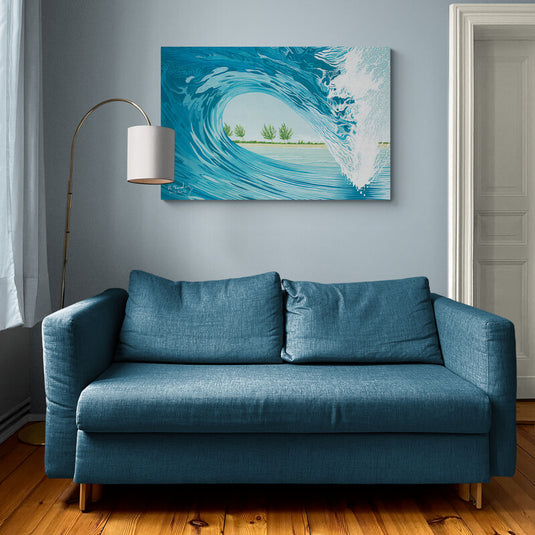 Pintura de una ola formando un arco sobre un paisaje tranquilo