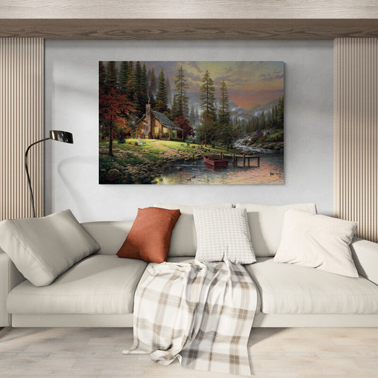 Cuadro Decorativo de un bosque con pinos verdes, cabaña y lago con lancha