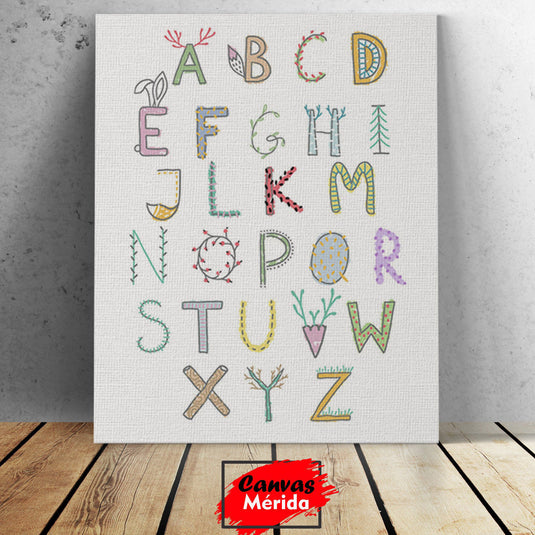 Alfabeto decorativo con elementos de la naturaleza y diseño de bordado en estilo artesana