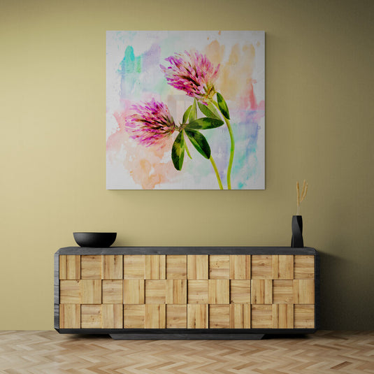 Pintura impresionista acuarelada con tréboles en primer plano