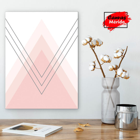 Diseño Minimalista de Arte Geométrico con Triángulos Superpuestos en Tonos de Rosa