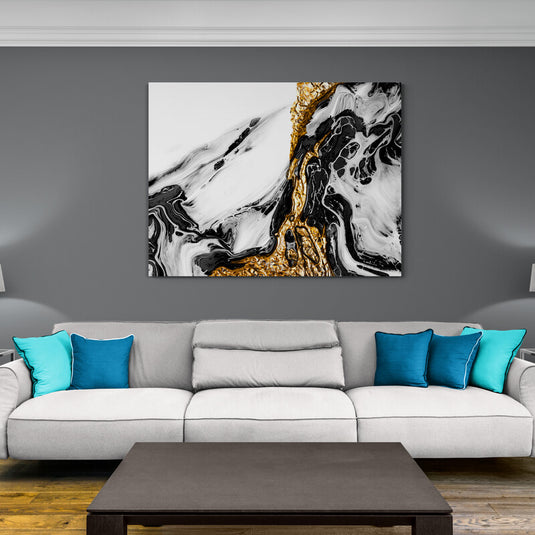 Arte abstracto imitando mármol con vetas doradas sobre fondo blanco y negro