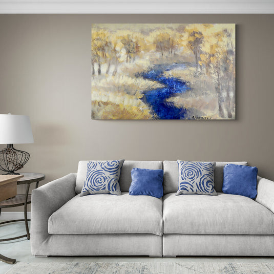 Cuadro_decorativo_camino_azul_entre_vegetación_árboles_tonos_arena_amarillo