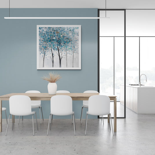 Cuadro Decorativo Abstracto de Árboles Delgados y Sutiles con Hojas Azules en Fondo Gris Tenue