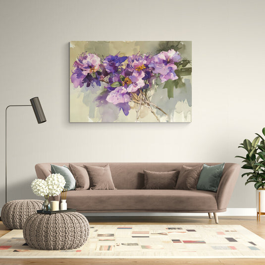 Pintura al óleo de flores violetas con tonalidades serenas sobre un fondo suave y neutro.