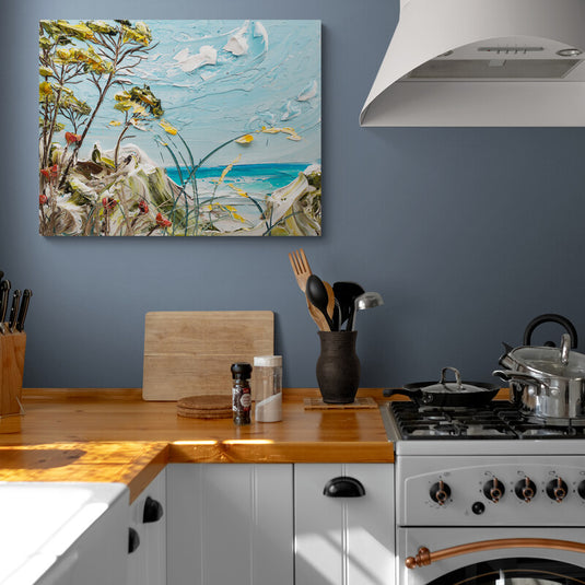 Pintura espátula de vegetación costera con mar al fondo