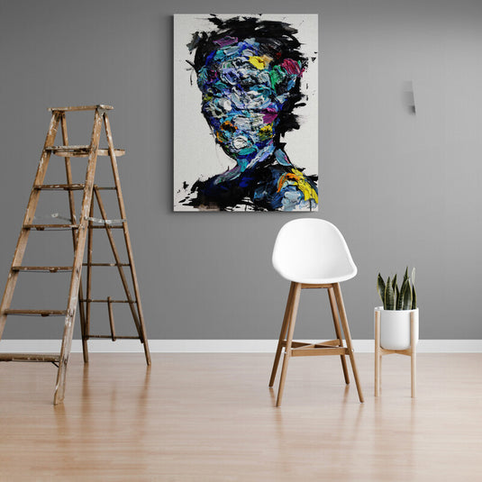 Retrato abstracto con pinceladas texturizadas y colores vibrantes