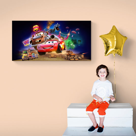 Cuadro decorativo Cars con Rayo McQueen y Mater en escena de aventura – arte animado colorido para habitación infantil o sala de juegos