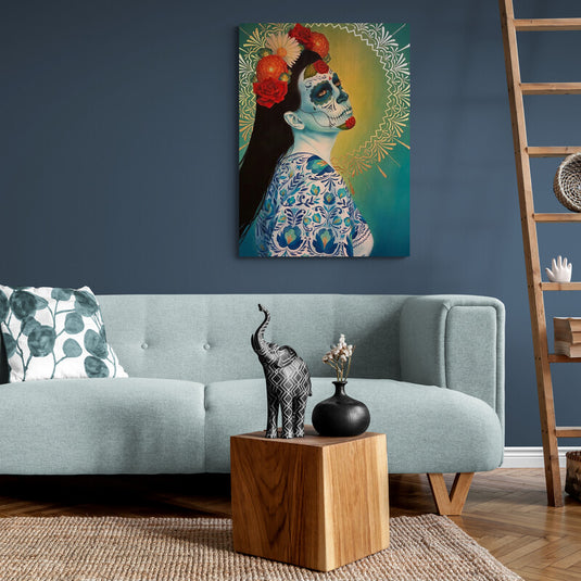 Pintura de Catrina en perfil con huipil floral y fondo ornamental.