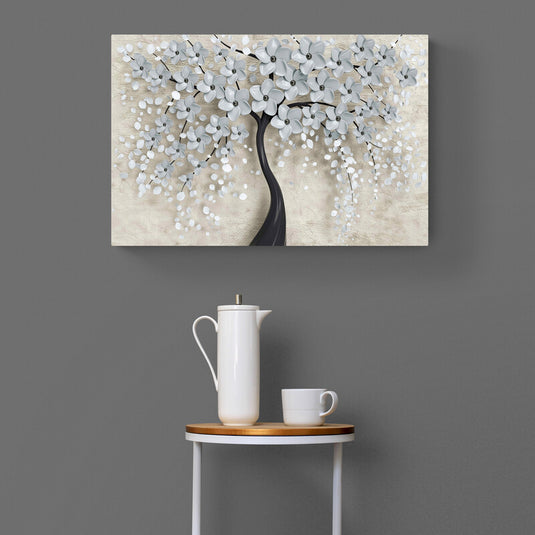 Árbol estilizado con hojas en tonos de gris y tronco negro sobre fondo texturizado.