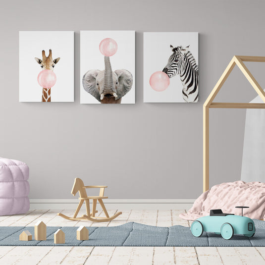 Jirafa, elefante y cebra con chicle