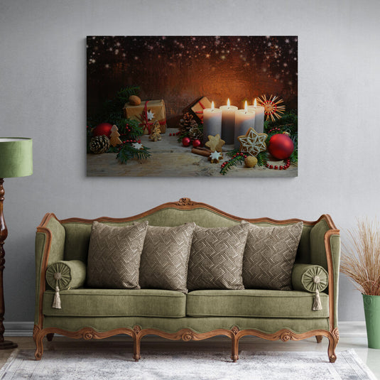 Cuadro_Decorativo_Escena_Navideña_Calida_Velas_Esferas_Regalos_Galletas_Moldes_Navideños_Ramas_Hojas_Pino