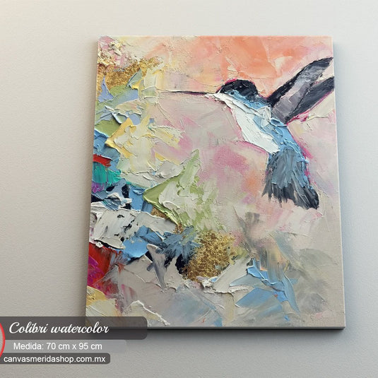 Cuadro espatulado en tonos pastel con colibrí azul, blanco y gris sobre fondo de verdes, azules, blancos, rojos y negros.
