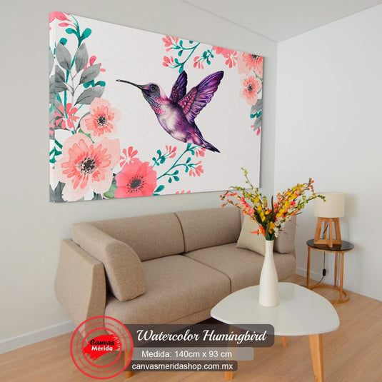 Colibrí morado y lila entre flores rosas, hojas grises y ramas verdes sobre fondo blanco en cuadro decorativo