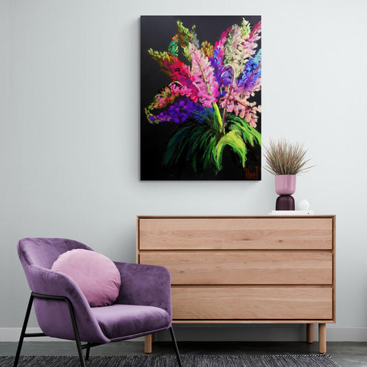 Pintura vibrante de gladiolos en una variedad de colores sobre fondo negro