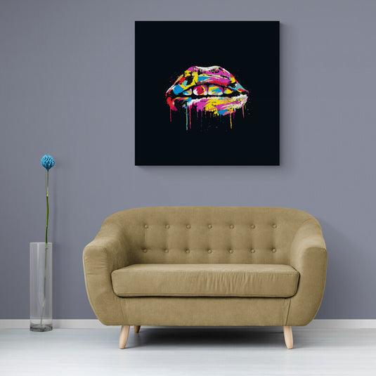 Labios abstractos con colores vibrantes sobre fondo oscuro