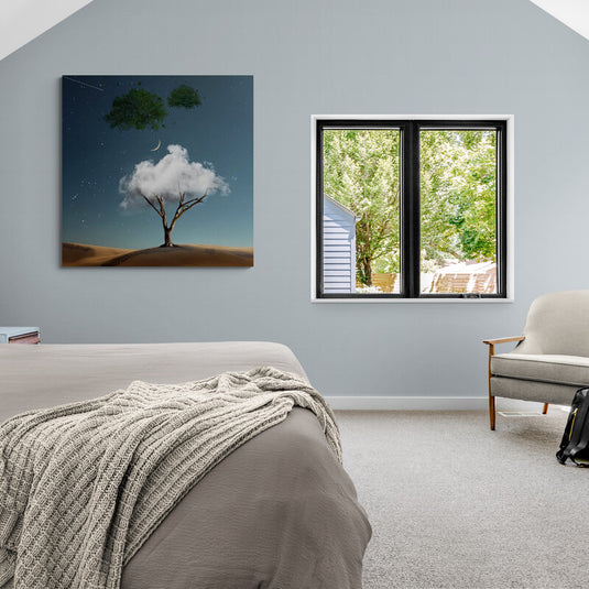 Cuadro decorativo de diseño inverso con árbol sosteniendo nube y dosel vegetal en cielo arenoso