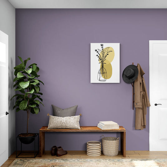 Ilustración Lineal de Flores en Botella con Fondo Circular Dorado