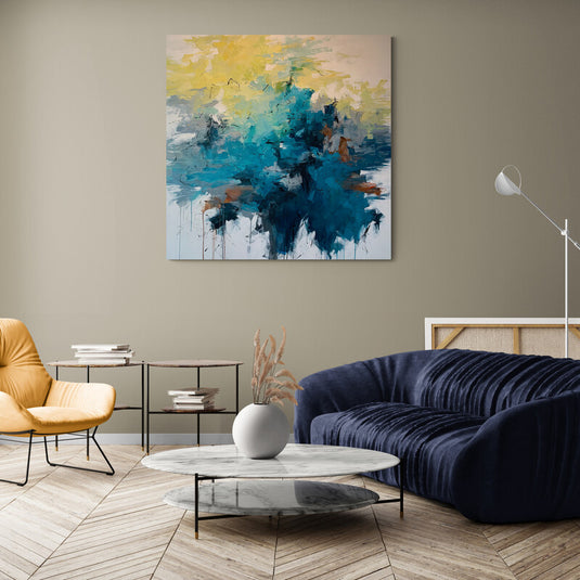 Cuadro abstracto moderno con gestos de azul, turquesa, amarillo y crema