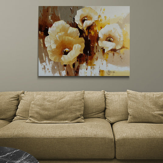 Pintura abstracta de flores en tonos dorados y marrones sobre fondo cálido